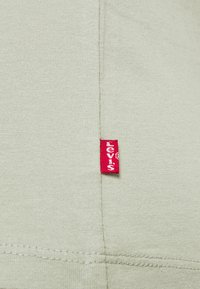 Levi's® THE PERFECT TEE - T-shirts print - desert sage