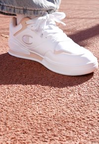 Champion POINT LOW TECH - Chaussures de basket - white/pink