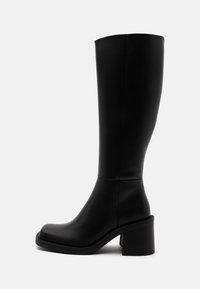 Επιλέχθηκε, black