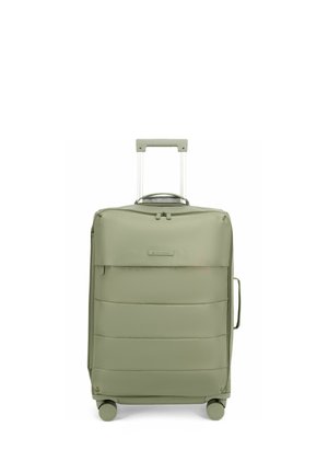 Valise souple vert clair avec poignée télescopique, poignée latérale, poche avant zippée et quatre roues sur fond blanc.