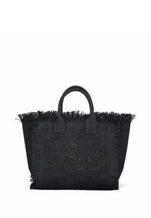 Sac fourre-tout en tissu noir avec bords effilochés et "St. Barth" brodé sur le devant, avec deux poignées courtes.