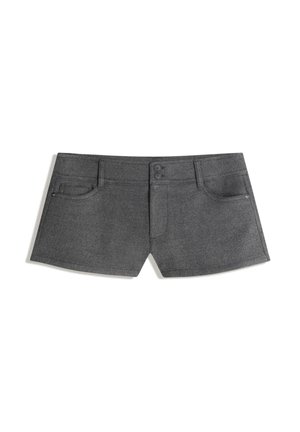 Grijze denim shorts met een aansluitend ontwerp, voorzien van twee voorkruizen, een ritsluiting en dubbele knoopsluiting, allemaal in een gladde textuur.