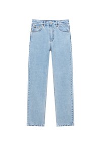 Jeans de mezclilla azul claro con corte recto, diseño de cinco bolsillos, detalles de costura y herrajes metálicos de marca en la cintura.