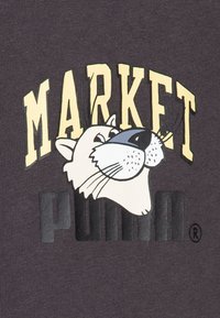 Puma MARKET RELAXED TEE UNISEX - Majica kratkih rukava s printom - phantom black