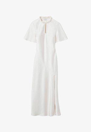 Vestido midi blanco con mangas cortas de vuelo, cuello alto con volantes, abertura en forma de gota en la parte delantera y una abertura alta en el muslo del lado derecho.