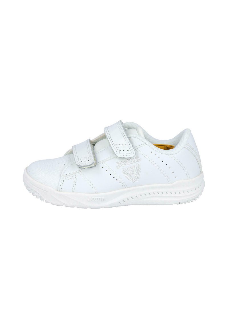 Zapatilla deportiva blanca con parte superior sintética lisa, doble tira de Velcro, detalles perforados y suela de goma texturizada.
