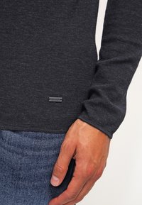 BOSS CASUAL Stickad tröja - dark blue