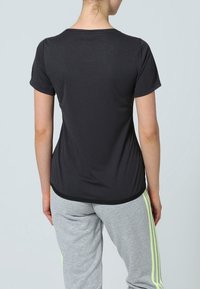 adidas Performance T-shirt till träning - black