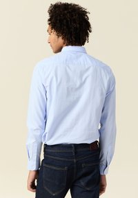 Thumbnail Image 3