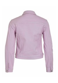 Chaqueta de mezclilla lila con cuello clásico, mangas largas y puños abotonados. Presenta un corte corto y detalles de costura visibles.