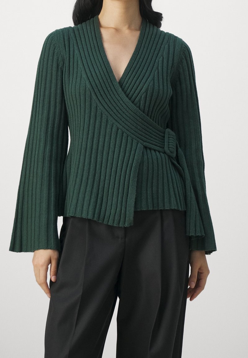 By Malene Birger Cardigan - green
