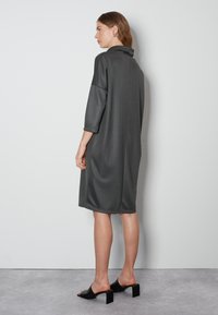 someday. QLIMTA - Vestito di maglina - silver moon