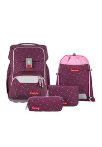 Lila Stoff-Rucksackset bestehend aus einem Haupt-Rucksack, einem Drawstring-Beutel, einem Federmäppchen und einem Geldbeutel, alle mit Sternenmustern und pinken Akzenten.