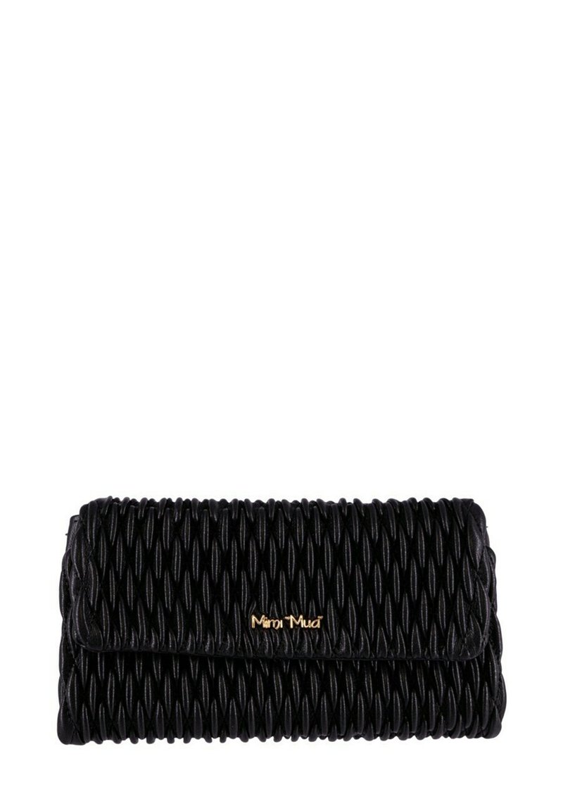 Borsa a mano nera con texture plissettata, caratterizzata da un accento in oro sul logo. Il design è rettangolare con chiusura a patta.