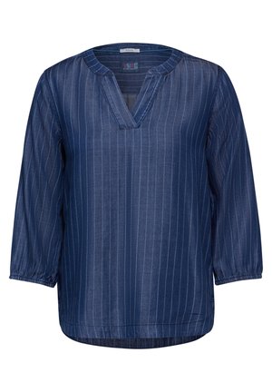 Blouse bleu marine avec des rayures verticales, manches trois-quarts, tissu doux, décolleté en V et ourlet légèrement courbé.