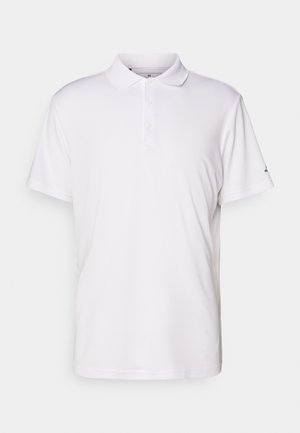 Polo blanco hecho de algodón suave, con un cuello clásico, una tapeta de tres botones y mangas cortas. Logo de la marca sutil en la manga.
