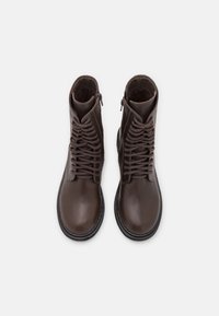 Clarks TILHAM LACE - Botines con cordones - dark brown