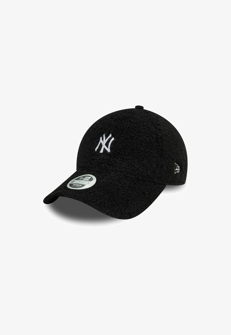 Schwarze Baseballmütze aus strukturiertem Stoff mit einem gebogenen Schirm. Enthält ein gesticktes weißes "NY"-Logo und einen New-Era-Aufkleber auf dem Visier.
