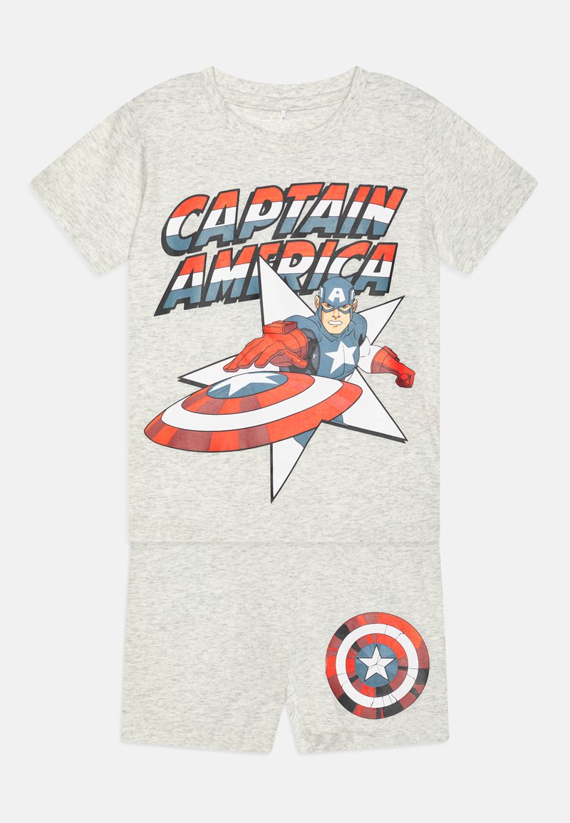 Completo di pigiama grigio in cotone con una stampa grafica di Captain America sulla maglietta e sui pantaloni, con un design a scudo accentuato sui pantaloni.
