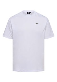 Hvid t-shirt med korte ærmer lavet af blød bomuld. Har et minimalistisk sort logo på venstre bryst. Rund halsudskæring med en almindelig pasform.