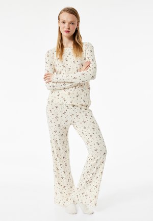SET - Nattplagg set - white