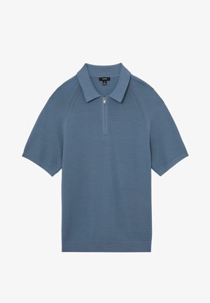 Blaues, kurzärmeliges Strick-Poloshirt mit strukturierten horizontalen Linien und einem Halb-Reißverschluss am Kragen.
