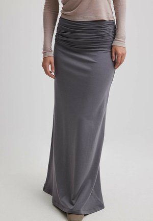 MIT GEFALTETER TAILLE - Maxi skirt - grey