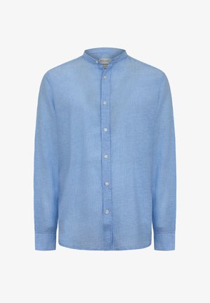 Jasnoniebieska koszula z długim rękawem, z subtelnym pionowym wzorem w paski, zapinana na guziki, z kołnierzykiem typu band.