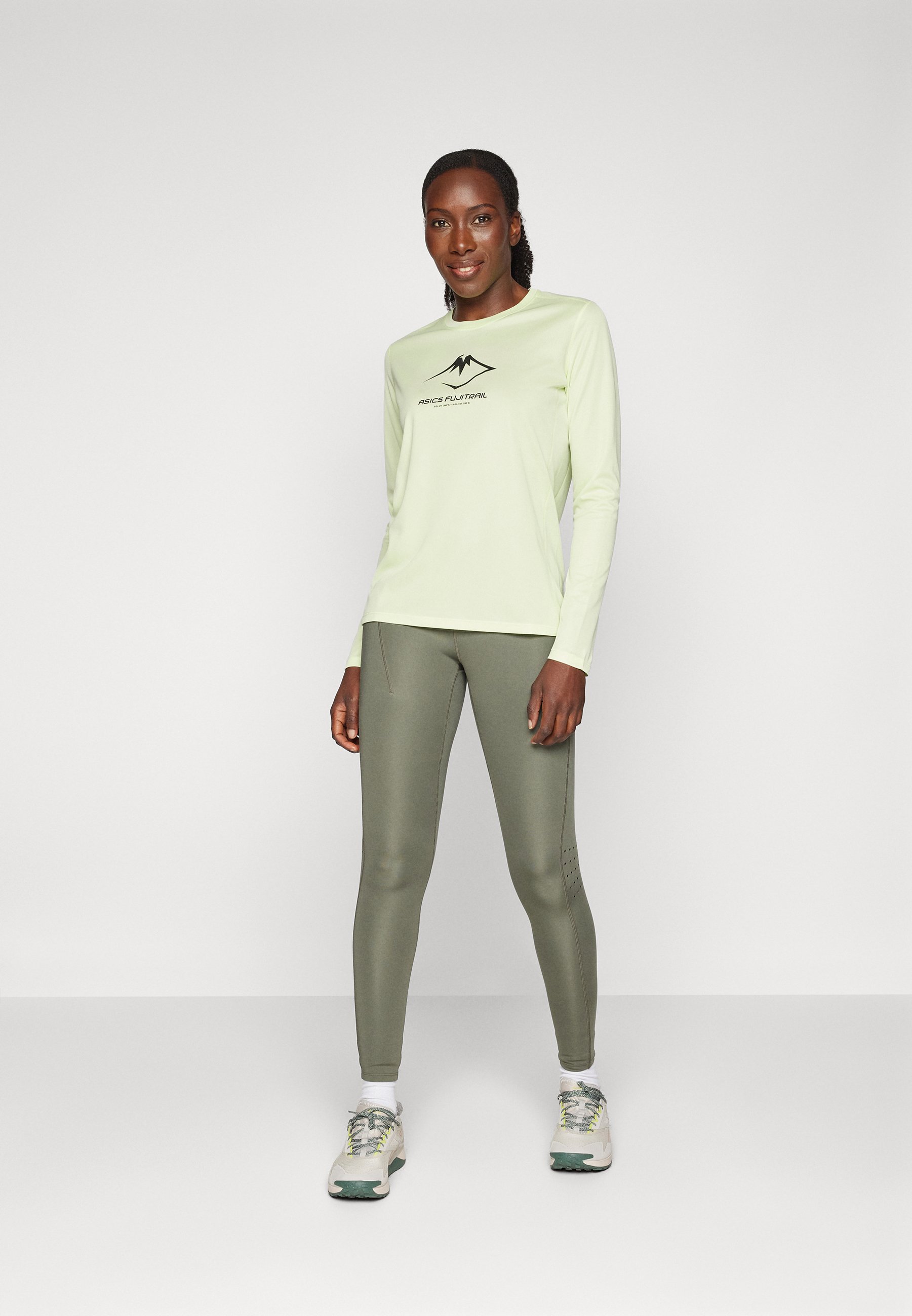 ASICS FUJITRAIL LOGO TOP - Long sleeved top - cool matcha/yellow