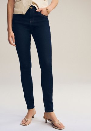 Next SUPER SOFT STANDARD - Slimfit džínsy - rinse blue
