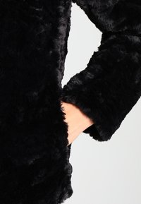 Dorothy Perkins Vinterjacka - black