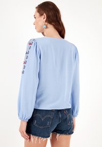 LELA REGULAR FIT - Blúz - blue