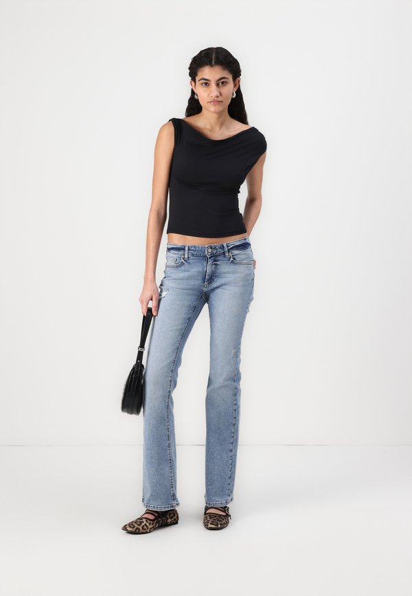 ASYMMETRIC MICRO - Basic T-shirt4