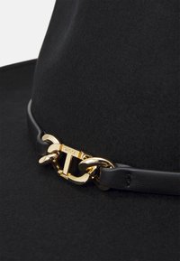 TWINSET CAPPELLO CON TESA DETTAGLIO CINTURINO Hut nero/schwarz