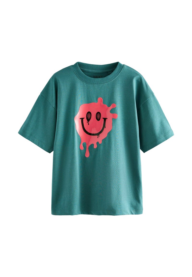 Turquoise katoenen t-shirt met korte mouwen, voorzien van een grote roze glimlachend gezicht afbeelding met druppels en zwarte ogen en mond.