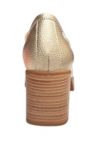 Chaussure en cuir texturé doré avec un talon empilé marron, forme lisse et arrière arrondi. Aucune quincaillerie ou motif visible.