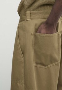 Massimo Dutti Tygbyxor - camel