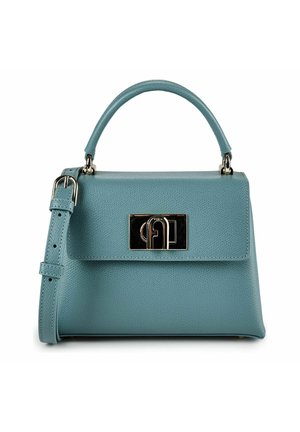 Sac à main en cuir texturé bleu avec poignée supérieure, bandoulière réglable et fermeture à boucle rectangulaire argentée à l’avant.
