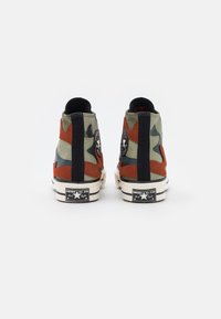 Converse CHUCK 70 PRINT UNISEX - Sapatilhas de cano alto - field surplus/black/egret