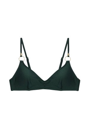 Top de bikini verde con canalé, con tirantes ajustables y detalles en tono dorado. Presenta una forma triangular y una textura en la tela.
