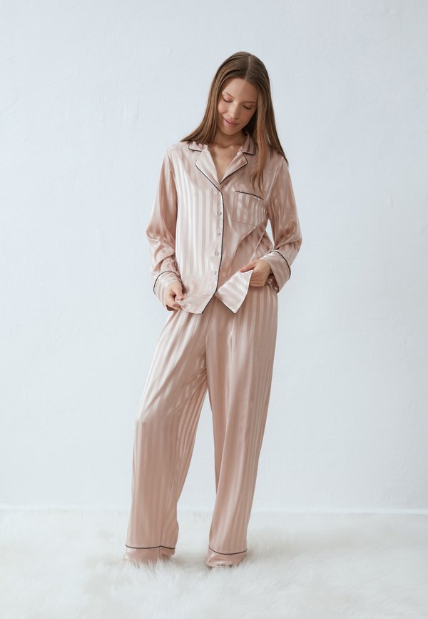 SET - Pyjamas - beige2