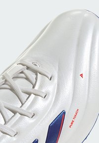 adidas Performance COPA PURE 2 ELITE ARTIFICIAL GRASS - Botines de fútbol para terreno firme - cloud white   lucid blue   solar red