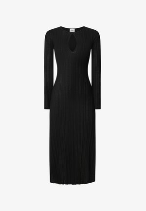 Robe en tricot côtelé noir à manches longues, présentant une découpe en forme de clé au niveau du col. Silhouette droite, longueur au genou, tissu texturé.
