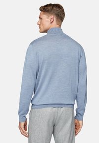 Boggi Milano POLO NECK - Džemperis - light blue