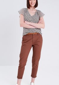 Cache Cache Chino - marron