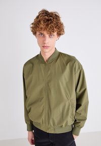 Only & Sons - ONSGAVIN JACKET  - Chaquetas bomber - olive night Imagen en miniatura 1