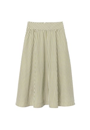 Jupe trapèze rayée beige et vert olive avec une large ceinture et des plis créant une silhouette évasée.