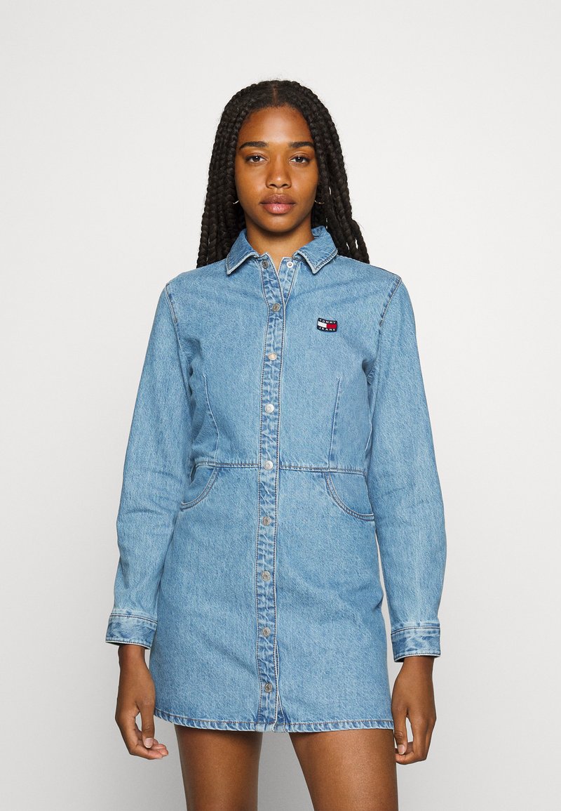 Tommy Jeans BADGE MINI DRESS Denim dress denim medium/blue denim