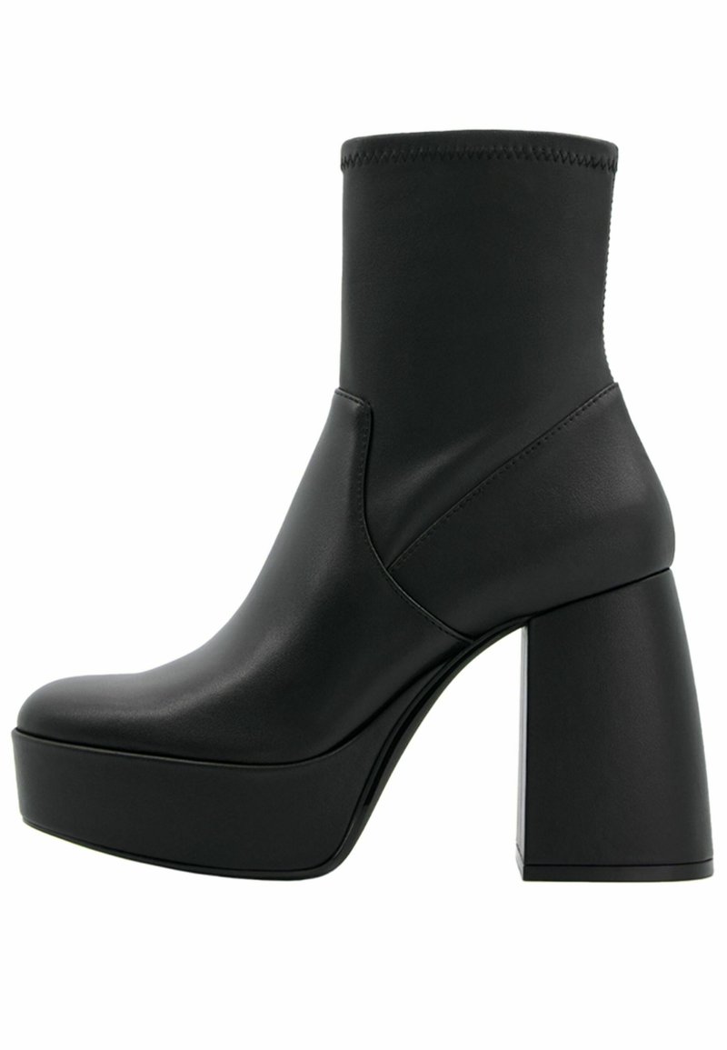 Bershka Enkellaarsjes met hoge hak zwart