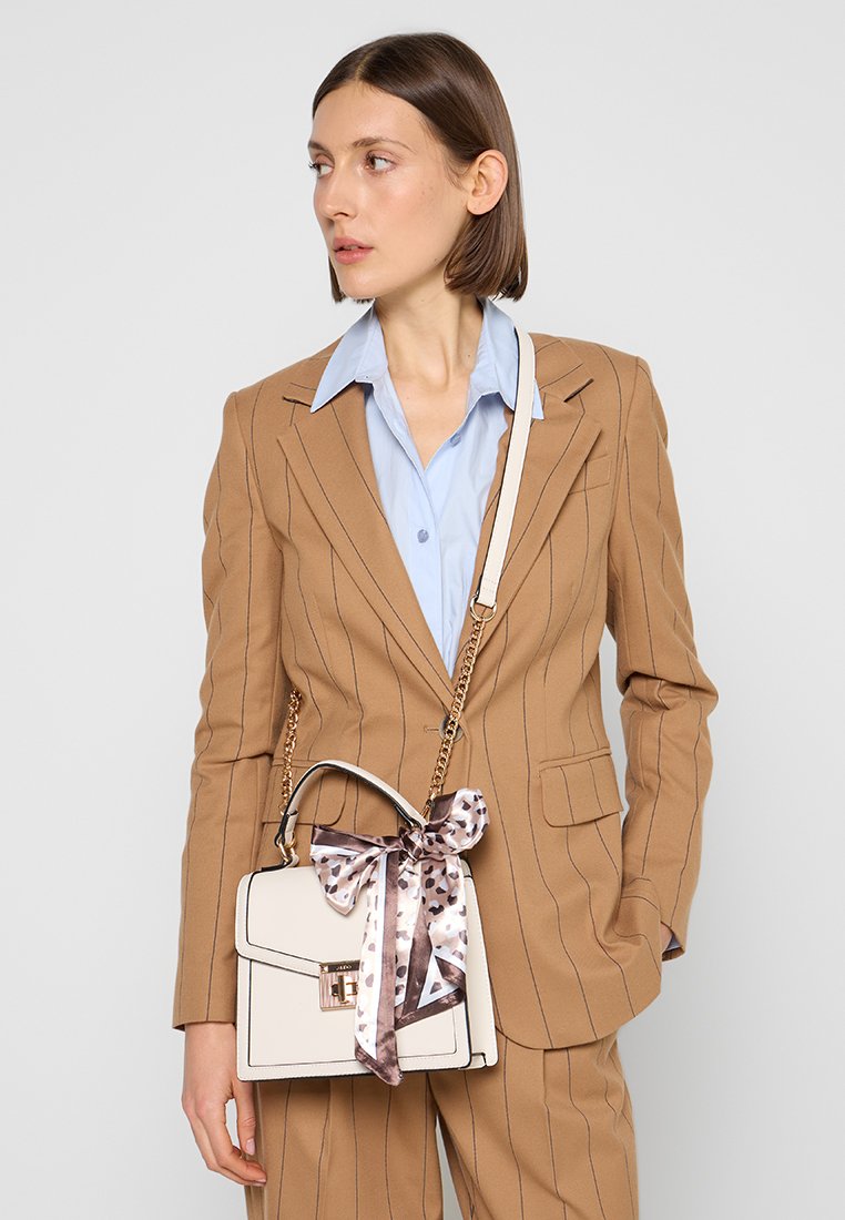 Handtasche